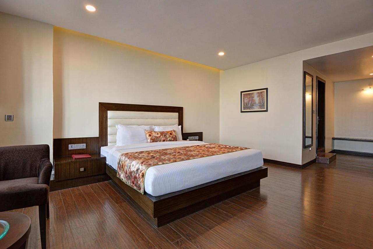 Summit Montana Suites & Spa At Mall Darjeeling  Exterior photo