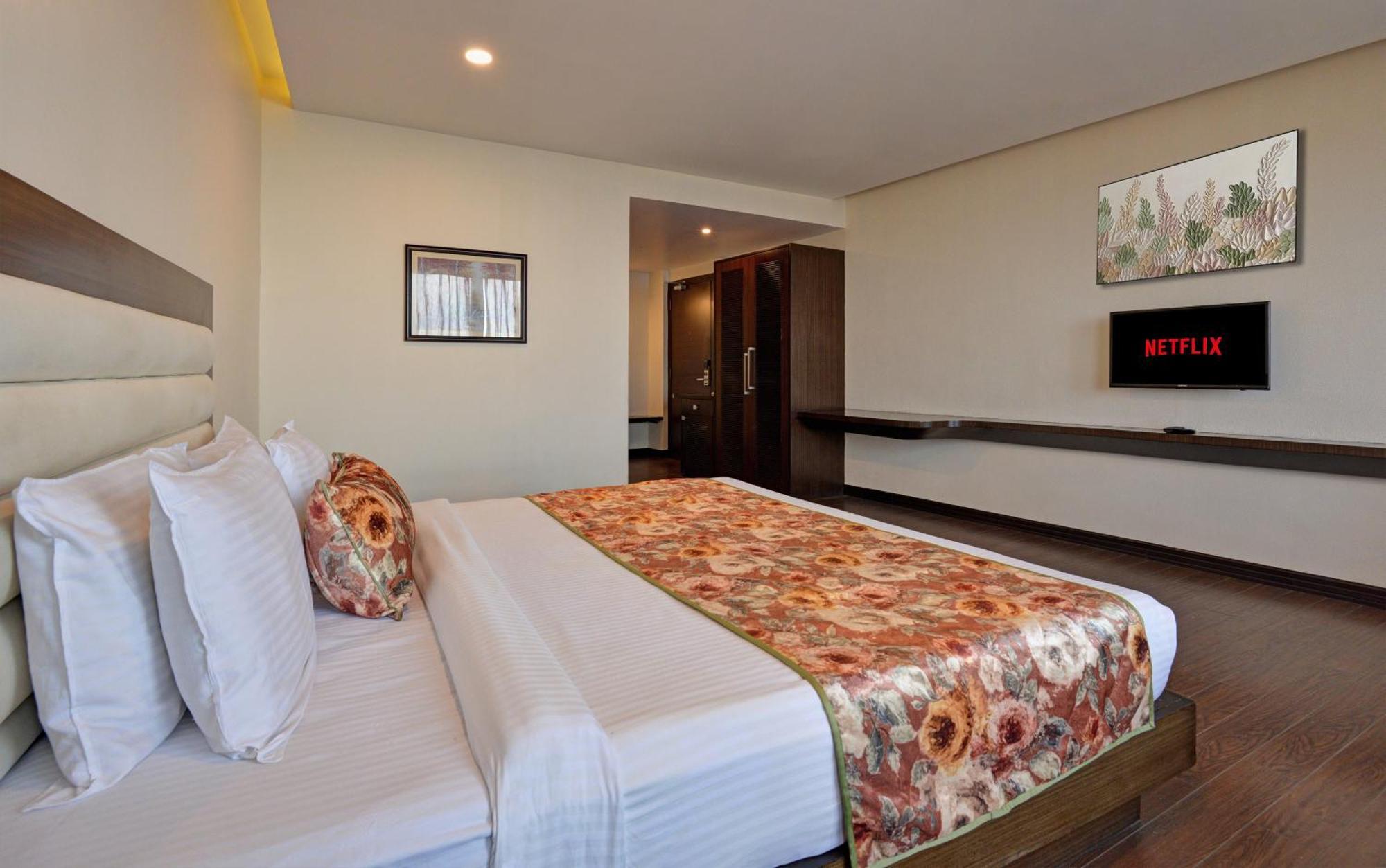 Summit Montana Suites & Spa At Mall Darjeeling  Exterior photo