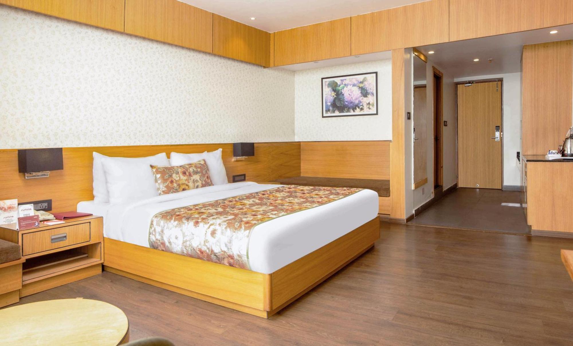 Summit Montana Suites & Spa At Mall Darjeeling  Exterior photo